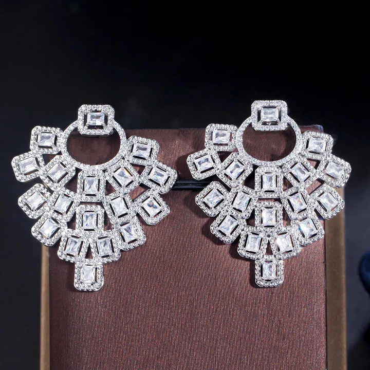 أقراط نسائية كبيرة متدلية على شكل هندسي رقيقWomen's Large Geometric Dangle Earrings