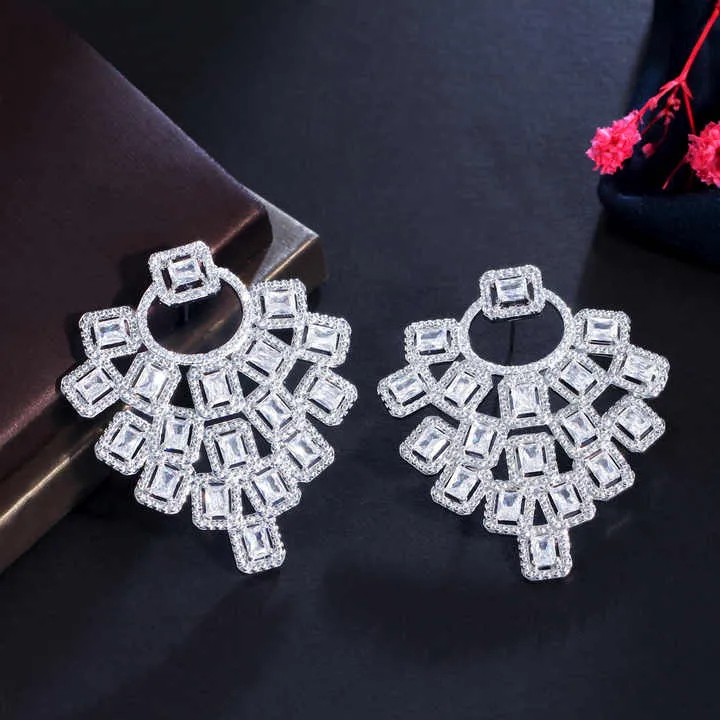 أقراط نسائية كبيرة متدلية على شكل هندسي رقيقWomen's Large Geometric Dangle Earrings
