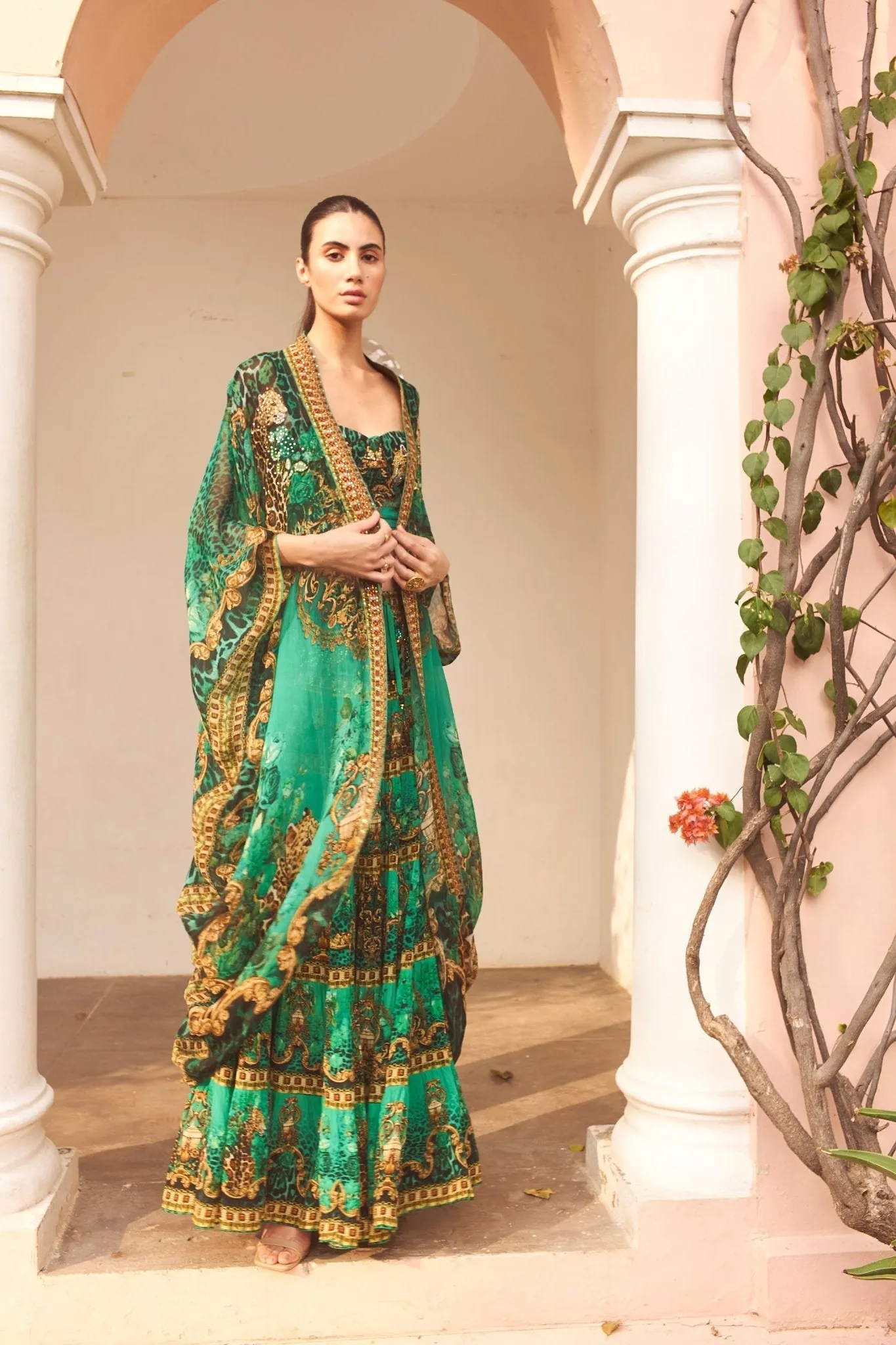 EMERALD LEOPARDESS MEDIUM CAPE