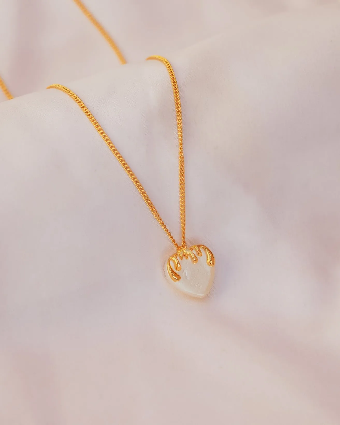 Melting Heart Neckchain- Gold