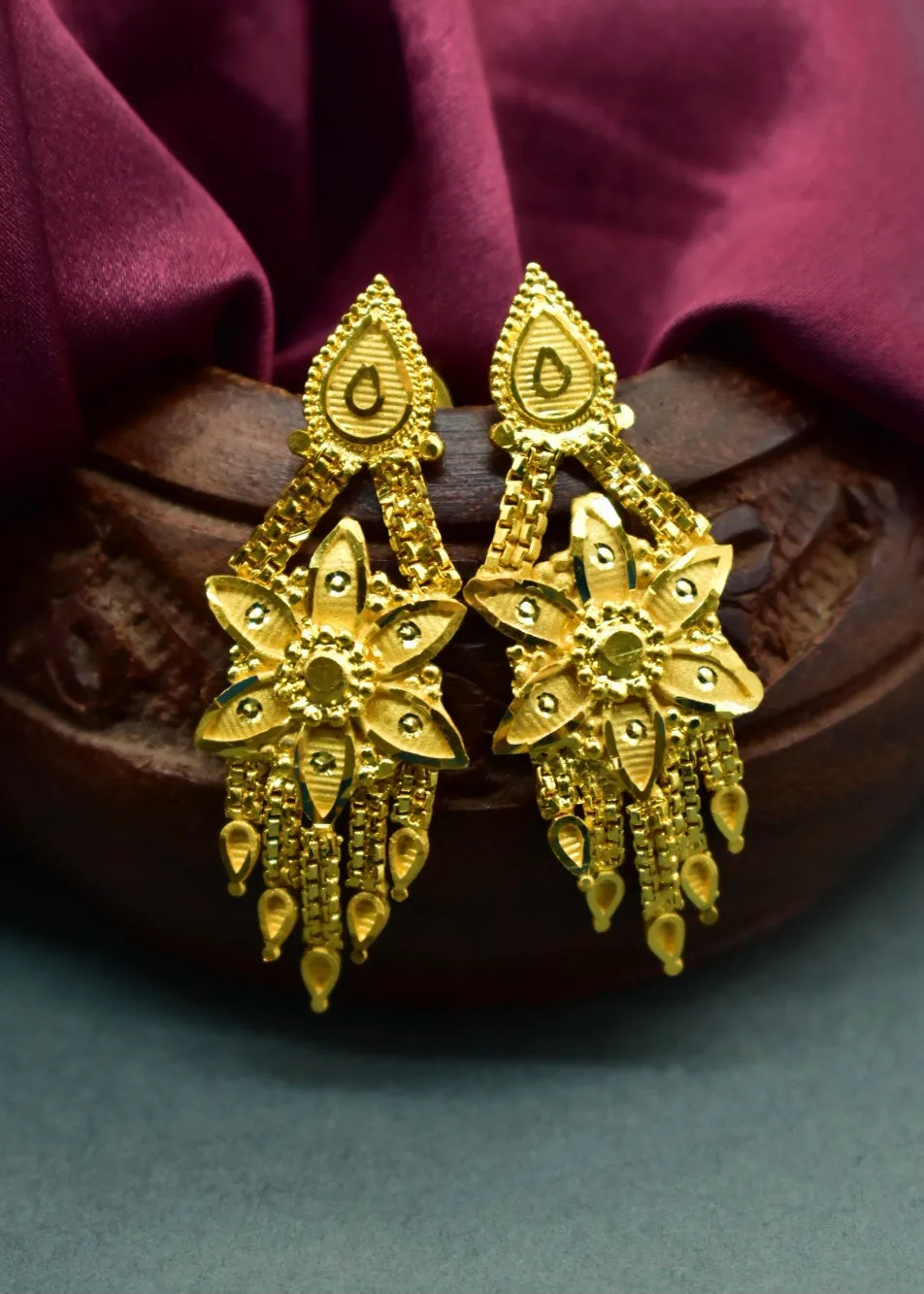 REGAL TRADITIONAL EARRINGS