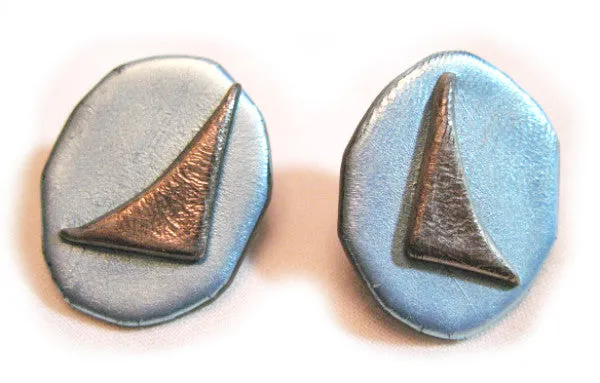 VINTAGE Womens Light BLUE PLASTIC OBLONG Studded EARRINGS 3D Gray Triangle Blade